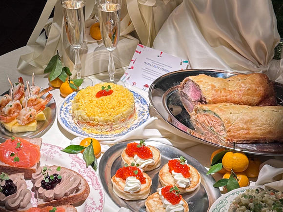 Сытный новогодний ужин на 30 или 31 декабря 2025 на 6-7 персон в Санкт-Петербурге