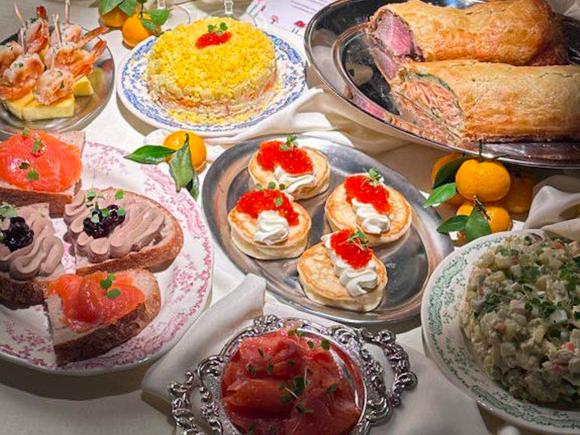 Новогодний ужин на 10-12 персон в Санкт-Петербурге