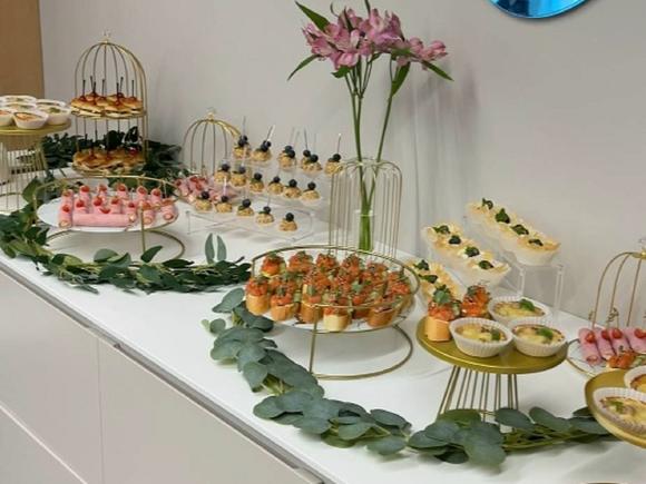 Фуршетное меню с бургерами на 10-15 персон в Санкт-Петербурге