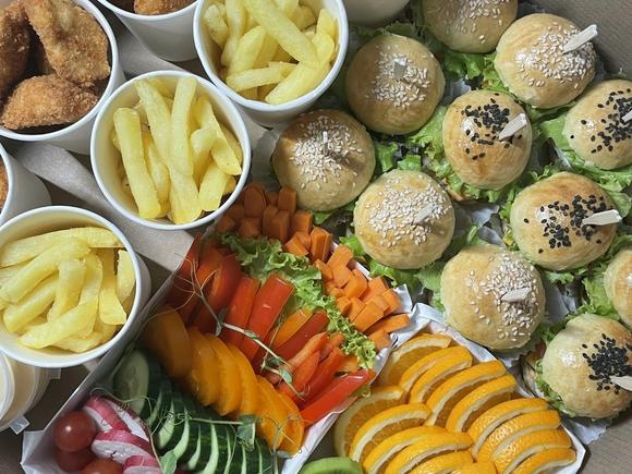 Самый вкусный детский праздник на 20 персон в Санкт-Петербурге