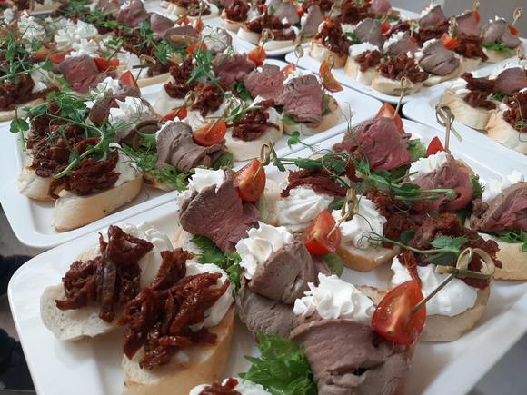 Банкет на 250 персон с обслуживанием и посудой в Санкт-Петербурге