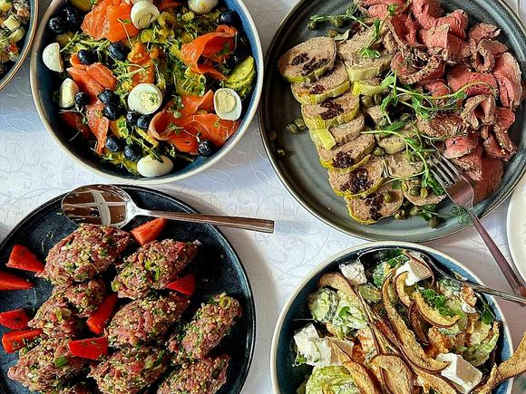 Банкет на 50 персон с обслуживанием и посудой в Санкт-Петербурге