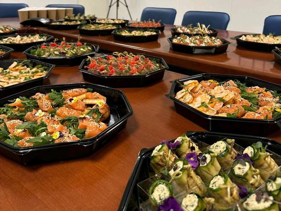 Недорогой фуршетный сет на 10 персон в Санкт-Петербурге