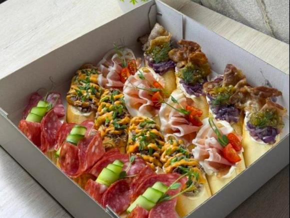Ассорти брускетт на 30-40 персон в Санкт-Петербурге