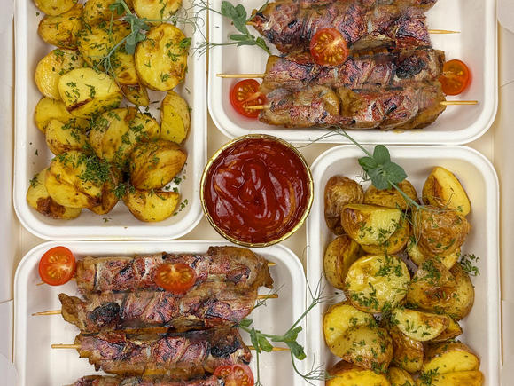 Фуршетное меню с бургерами и шашлычками на 10 персон в Санкт-Петербурге