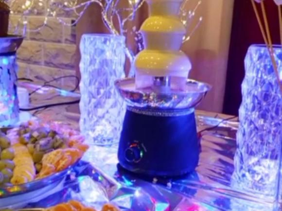 Молочный шоколадный фонтан 24 см на 10 персон в Санкт-Петербурге