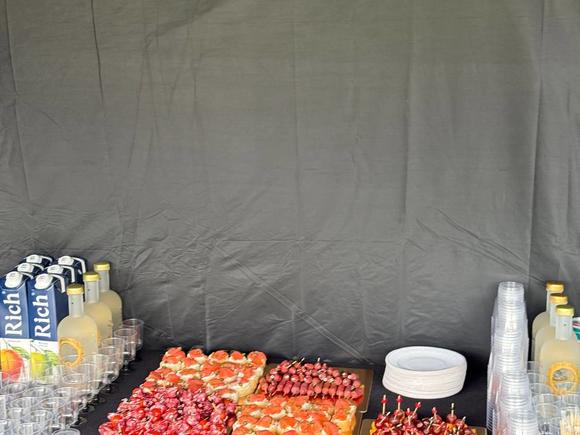 Набор брускетт «Большой» и напитков на 25-30 персон в Санкт-Петербурге