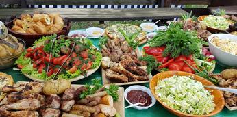 Горячее и салаты Вес на 10 персон