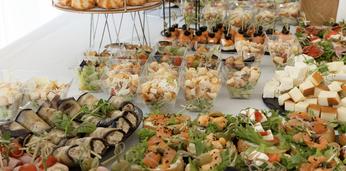 Вкусное меню с напитками на 15 персон