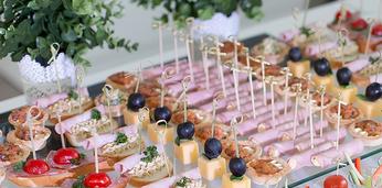 Фуршет с горячими закусками и десертом на 10 персон