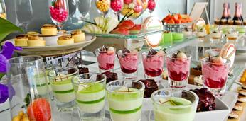 Сытный фуршет на 18-28 персон с большим разнообразием десертов