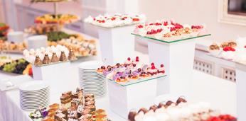 Легкий фуршет с обслуживанием стандарт на 28-32 персон