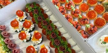 Фуршетный сет стандарт с горячими закусками на 20 персон