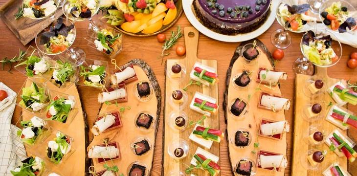 Заказать Знатный фуршетный сет на компанию на 15-20 персон в Санкт-Петербурге