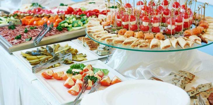 Заказать Фуршетное меню с горячими закусками эконом на 5 персон в Санкт-Петербурге