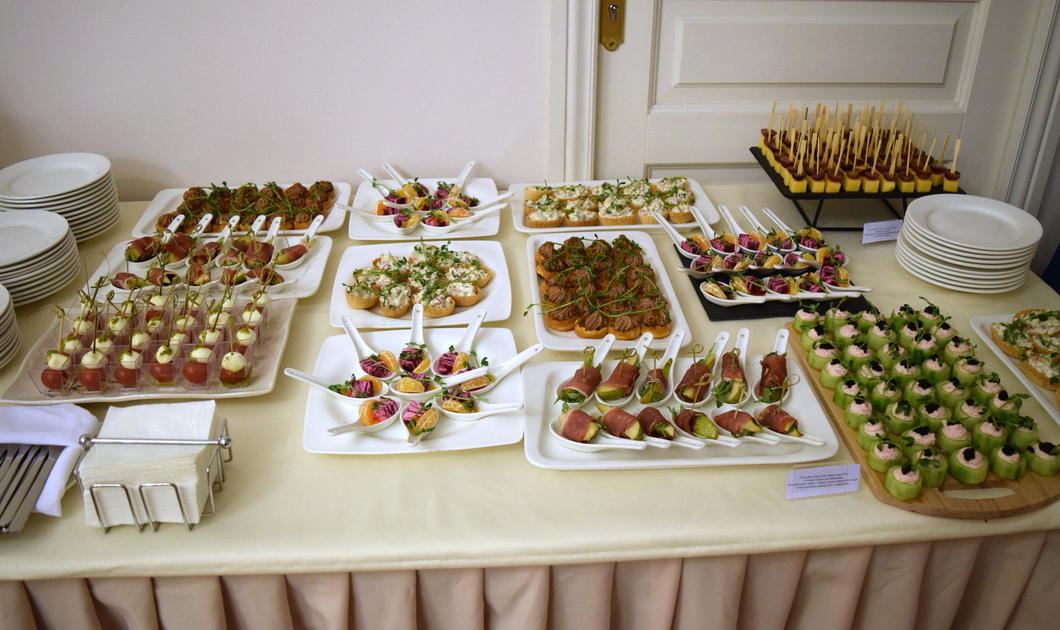 Фуршетное накрытие на 90 персон Rostfood Фуршетное накрытие на 90 персон Rostfood